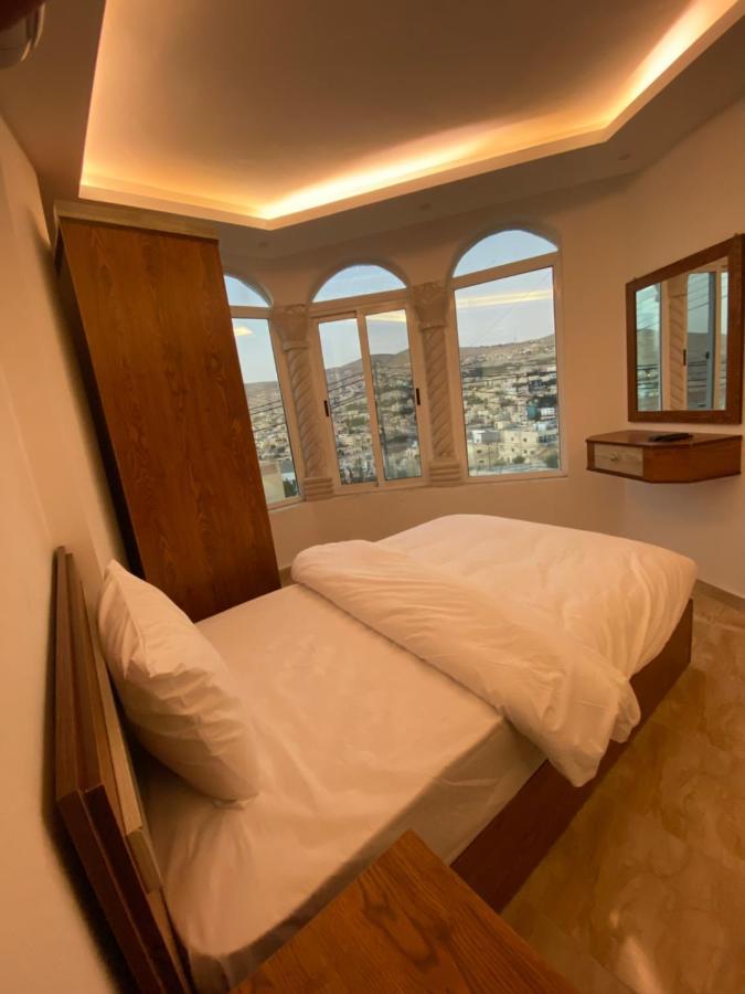 Petra Family Hotel Wadi Musa Exterior photo