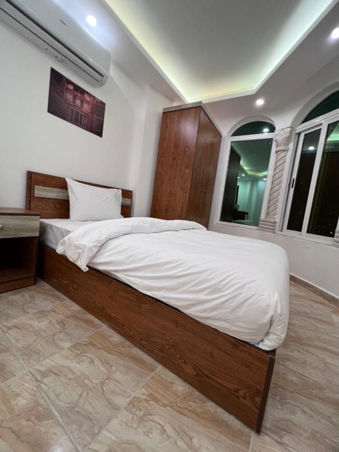 Petra Family Hotel Wadi Musa Exterior photo